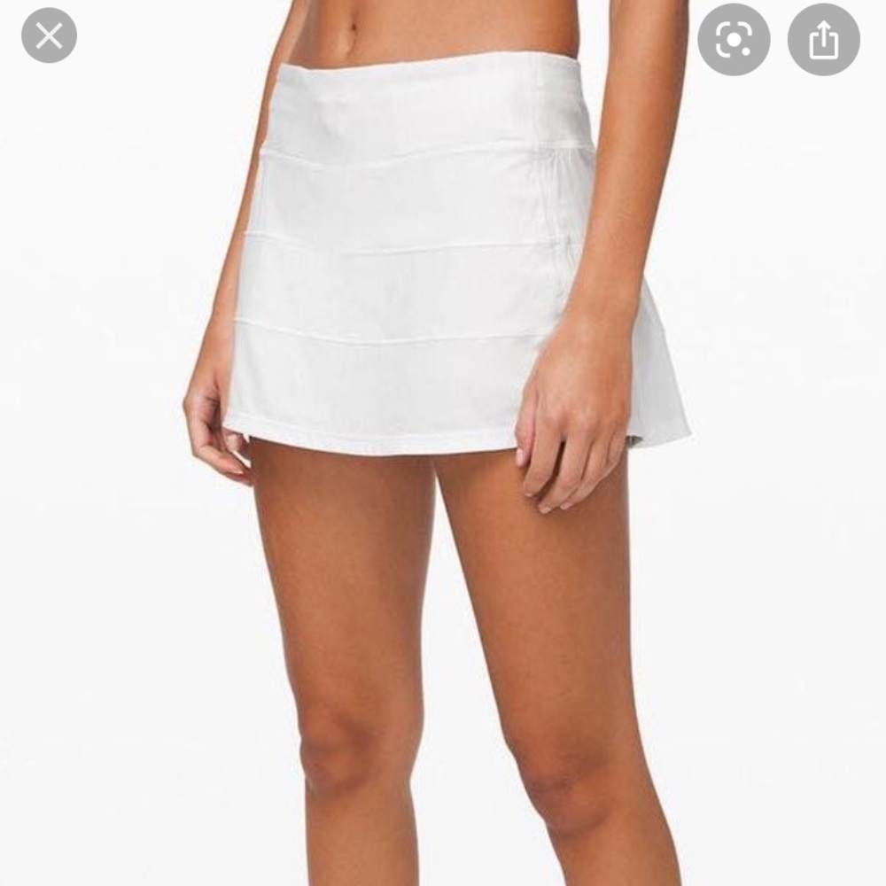 Lululemon size 6 white skirt